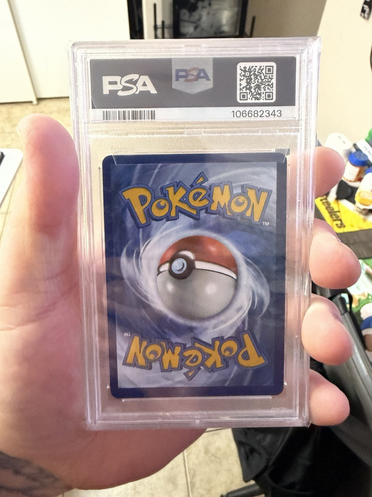 Pokemon Umbreon V 094/203 SWSH07 Evolving Skies Ultra Rare Holo PSA 9