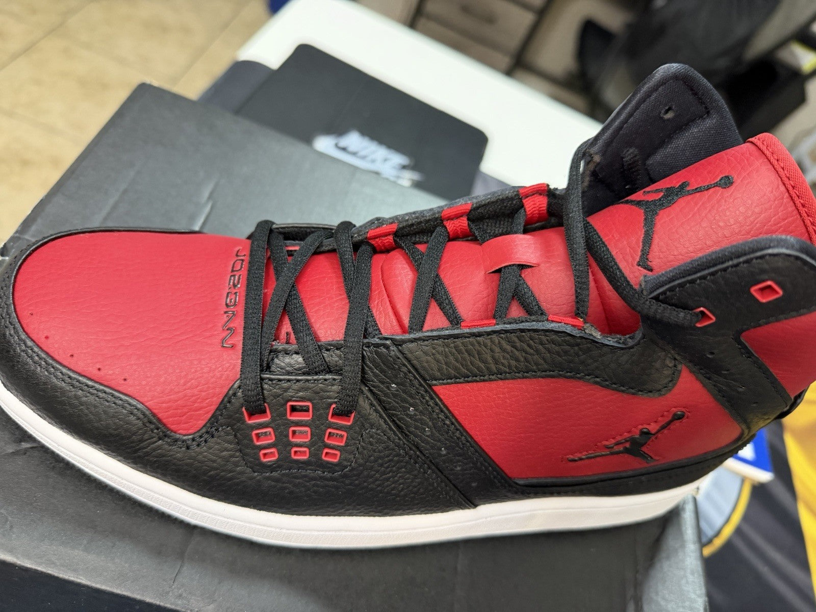 Jordan Air Jordan 1 Flight Bred Mid Top