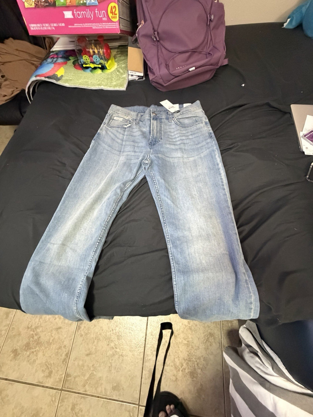 Calvin Klein Jeans Men's Straight Fit Blue Denim Jeans Solid 5-Pocket Logo