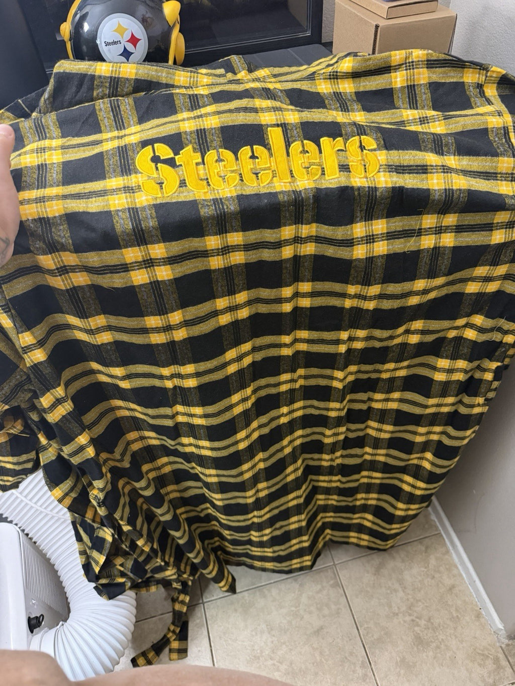 NFL Team Apparel Pittsburgh Steelers Hooded Plaid Size 5XL/6XL