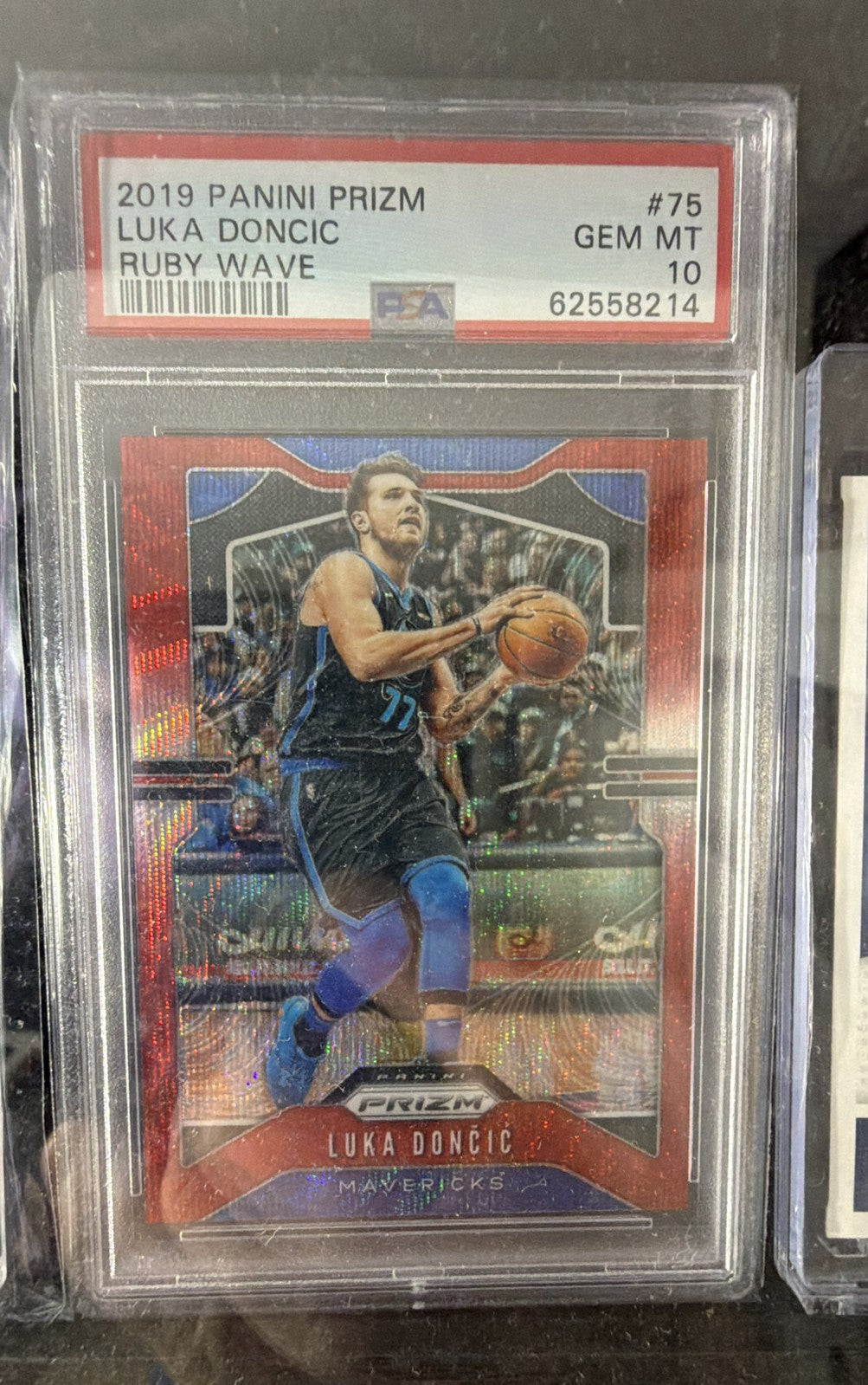 2019-20 Panini Prizm - Luka Dončić #75 Ruby Wave Prizm
