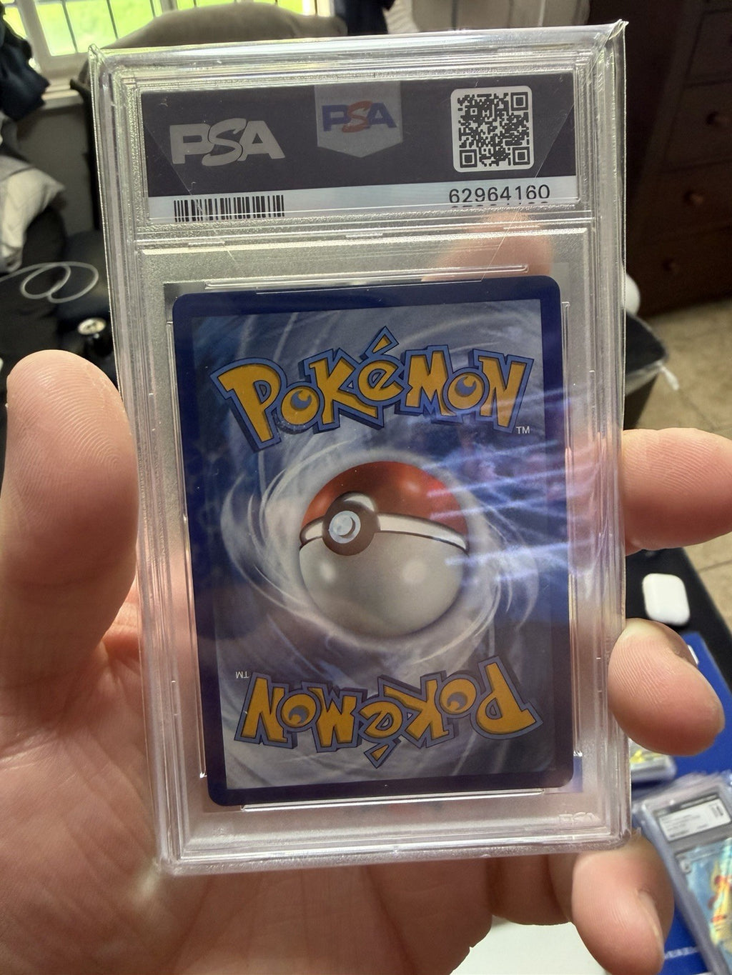 The Pokémon Company Togekiss V 140/185 SWSH04 Vivid Voltage Holo EN PSA 10