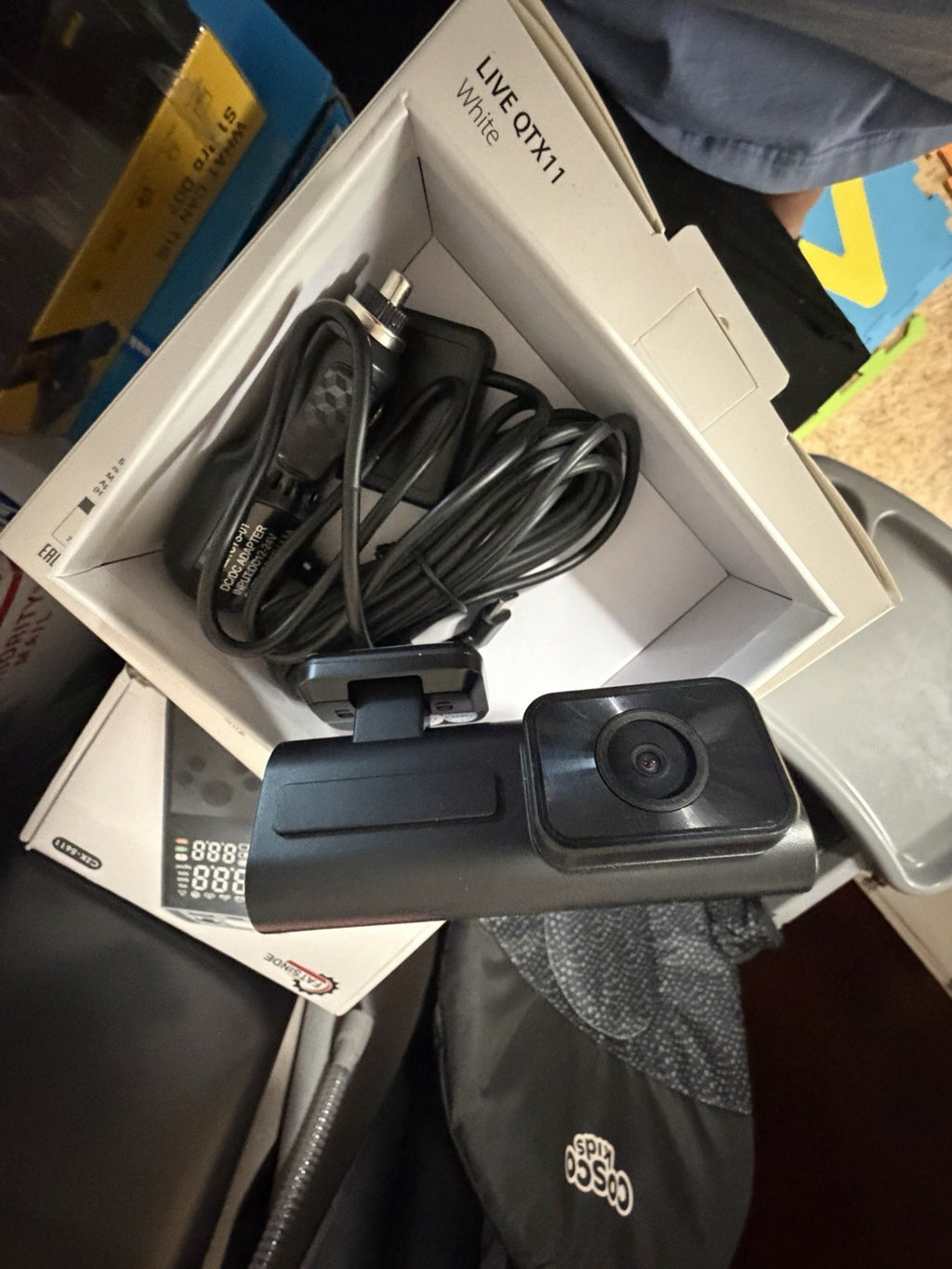 Ufree & Tinnivi LED Speaker, Projector, Hair Curler, LIVE QTX11 Webcam, Knife S…