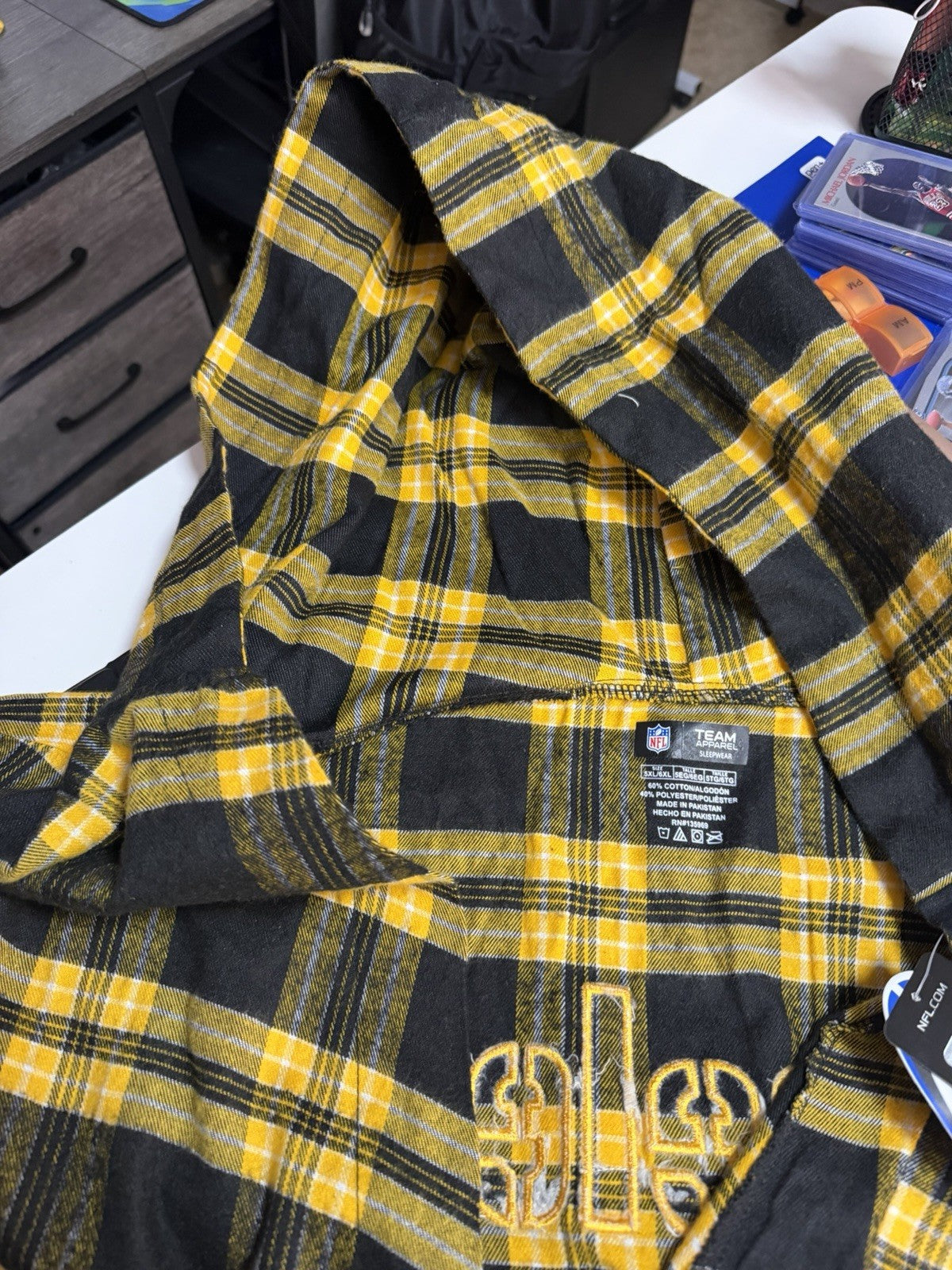 NFL Team Apparel Pittsburgh Steelers Hooded Plaid Size 5XL/6XL